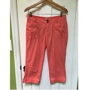 Old Navy Coral Capri Pants